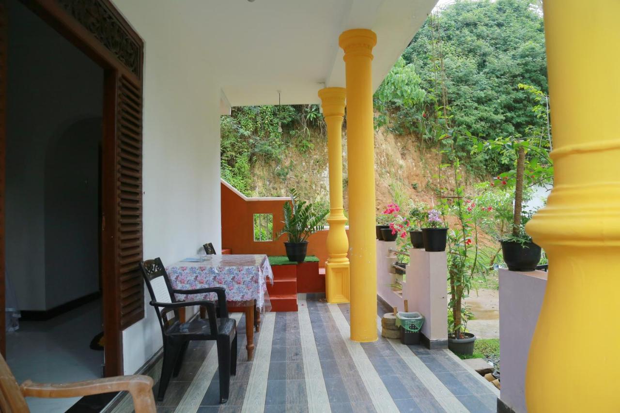 Happy Spring Guest Acomodação com café da manhã Mirissa Exterior foto