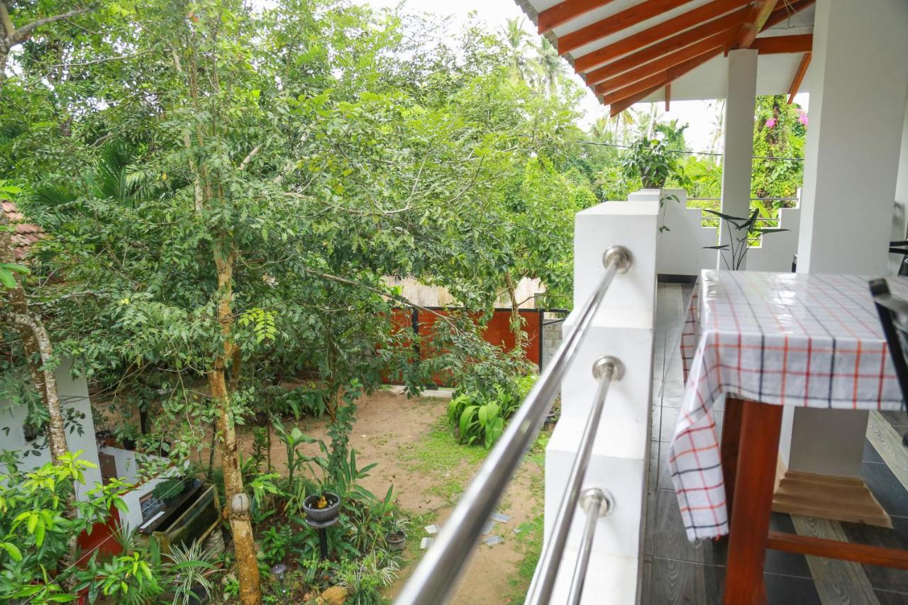 Happy Spring Guest Acomodação com café da manhã Mirissa Exterior foto